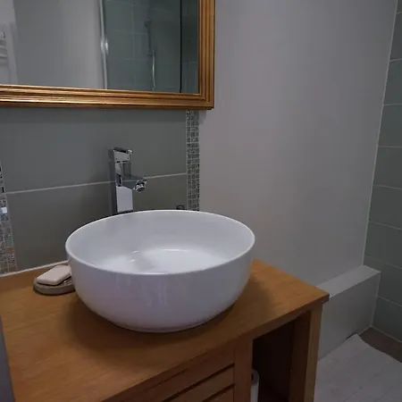 Modern Hyper-centre Studio,proche Paris Apartment *